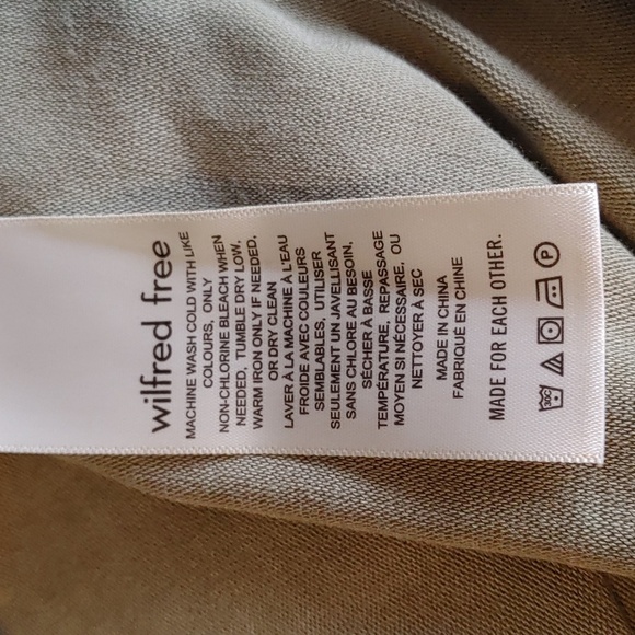 🍁NWT Women's Aritzia Wilfred Free Long Sleeve Knit Top - Picture 5 of 7